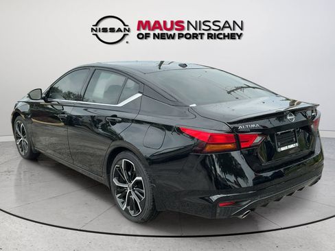 Certified 2025 Nissan Altima 2.5 SR FWD image 7