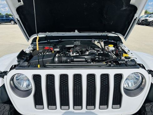 Used 2021 Jeep Wrangler Unlimited Rubicon w/ Uconnect 4C Nav & Sound Group image 39