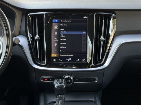 Used 2019 Volvo S60 T5 Momentum w/ Premium Package image 5