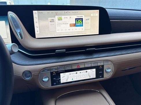 Used 2025 Genesis G90 3.5T image 6