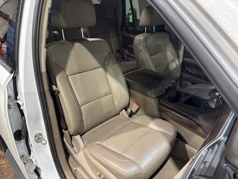 Used 2019 Chevrolet Tahoe LT image 36