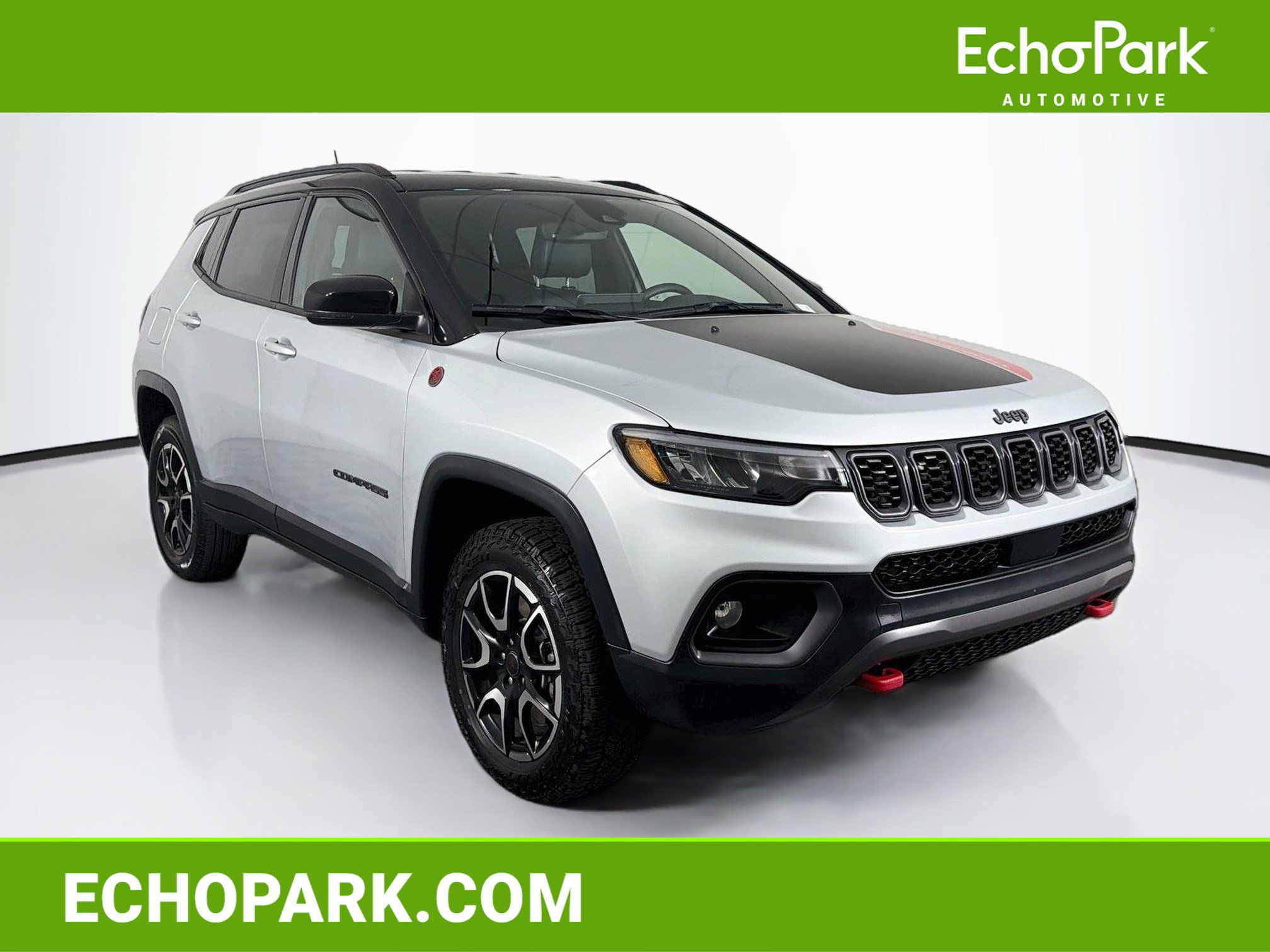 Used 2025 Jeep Compass Trailhawk AWD/4WD image 1