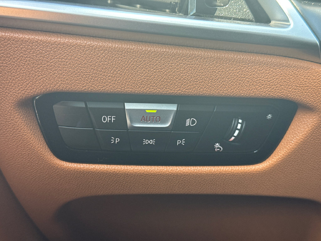 Used 2026 BMW i4 eDrive40 w/ Premium Package RWD image 24
