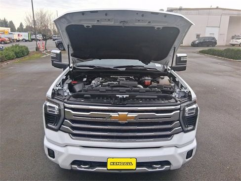 Used 2024 Chevrolet Silverado 2500 High Country w/ High Country Premium Package image 17