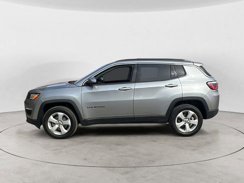 Used 2018 Jeep Compass Latitude w/ Cold Weather Group AWD/4WD image 3