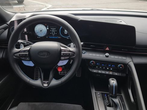 Used 2025 Hyundai Elantra N Base image 25