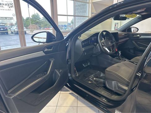 Used 2025 Volkswagen Jetta Sport FWD image 15
