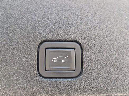 Used 2023 Cadillac XT6 Premium Luxury w/ Platinum Package FWD image 29