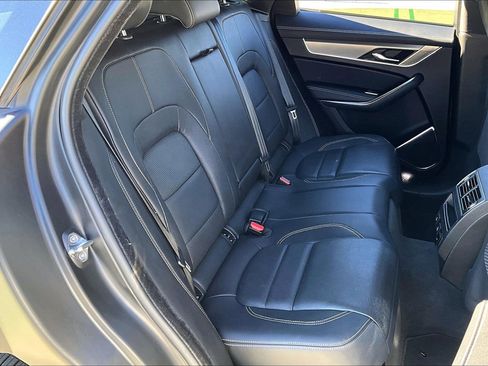 Used 2024 Jaguar F-PACE R-Dynamic S image 21