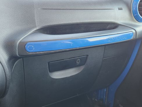 Used 2016 Jeep Wrangler Unlimited Sahara image 22