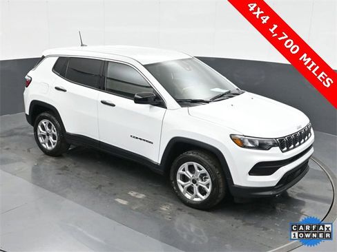Used 2025 Jeep Compass Sport image 31