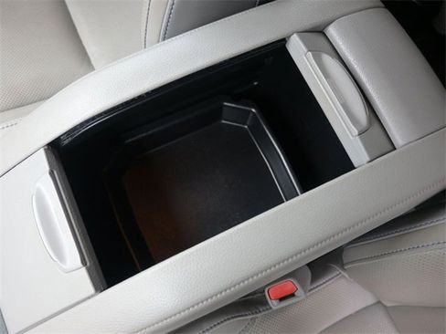 Certified 2019 Toyota Highlander Limited Platinum image 19