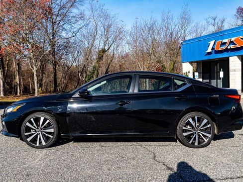 Used 2021 Nissan Altima 2.5 SR w/ SR Premium Package image 3