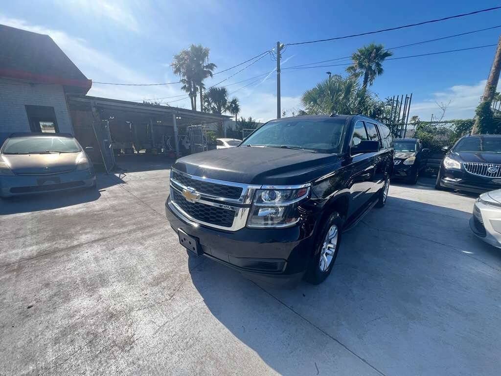 Used 2016 Chevrolet Suburban LT RWD image 4