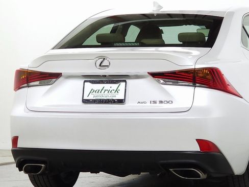 Used 2018 Lexus IS 300 300 w/ Premium Package image 10