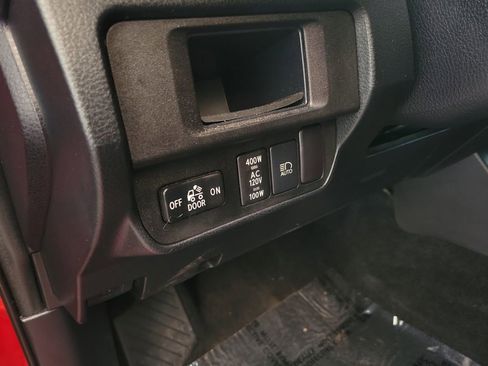 Used 2019 Toyota Tacoma SR5 image 25