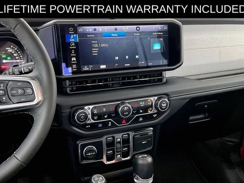Used 2025 Jeep Wrangler Unlimited Sahara AWD/4WD image 8