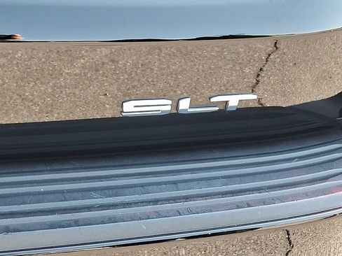 Used 2023 GMC Yukon SLT w/ SLT Premium Package image 32