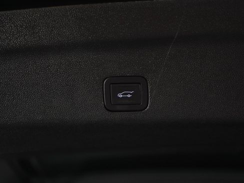 Used 2025 GMC Yukon XL Denali w/ Sun & Power Step Package AWD/4WD image 18