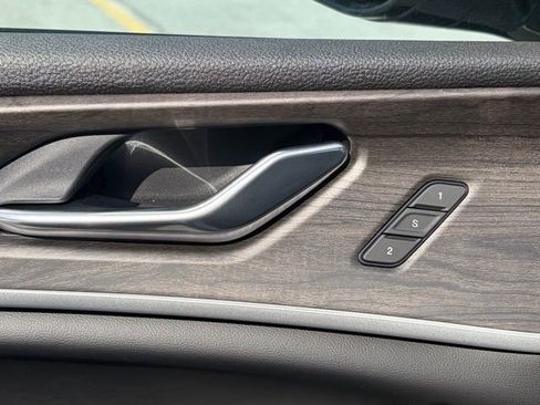 New 2026 Jeep Grand Cherokee Limited w/ Limited Altitude Package AWD/4WD image 18