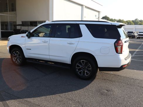 Used 2023 Chevrolet Tahoe Z71 w/ Luxury Package AWD/4WD image 7