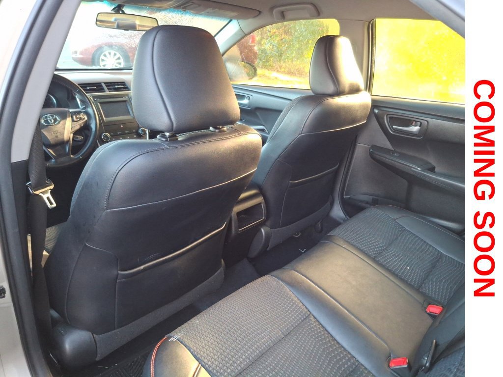 Used 2015 Toyota Camry SE FWD image 12
