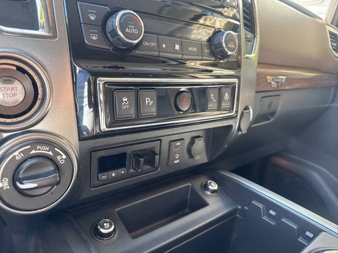 Used 2016 Nissan Titan Platinum Reserve AWD/4WD image 21