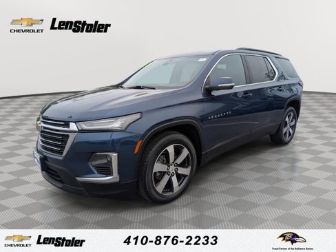 Used 2023 Chevrolet Traverse LT w/ LT Premium Package AWD/4WD image 1