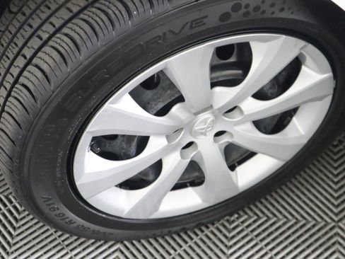 Used 2023 Toyota Corolla LE image 61