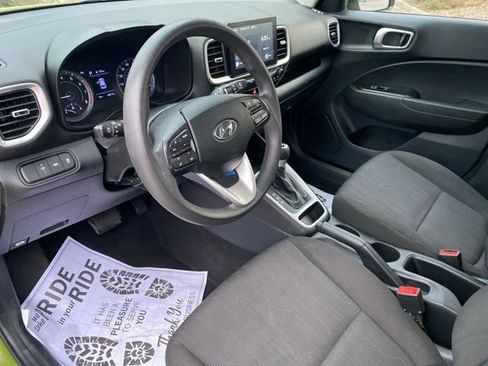 Used 2020 Hyundai Venue SE FWD image 6