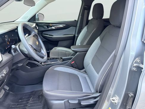 Used 2024 Chevrolet TrailBlazer LT AWD/4WD image 14