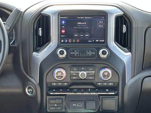 Used 2019 GMC Sierra 1500 SLT w/ SLT Premium Plus Package AWD/4WD image 15