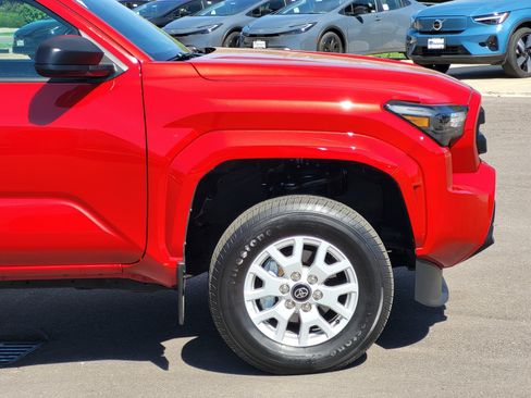 Certified 2024 Toyota Tacoma SR AWD/4WD image 7
