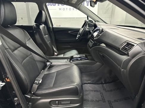 Used 2022 Honda Pilot Touring image 17