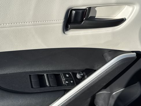 Certified 2024 Toyota Corolla Cross L image 29