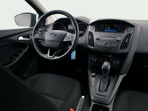 Used 2018 Ford Focus SE w/ Cold Weather Package FWD image 22
