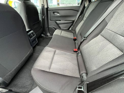 Used 2025 Nissan Rogue SV FWD image 28