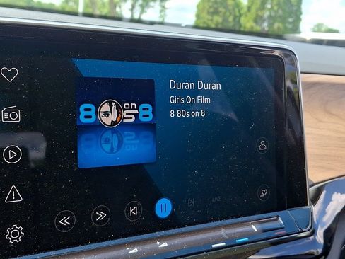 Used 2025 Volkswagen Atlas SE FWD image 16
