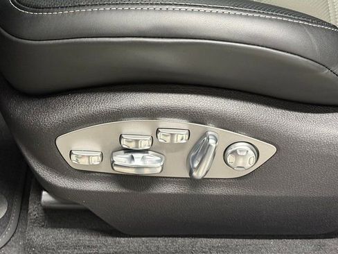 New 2026 Porsche Macan GTS image 29