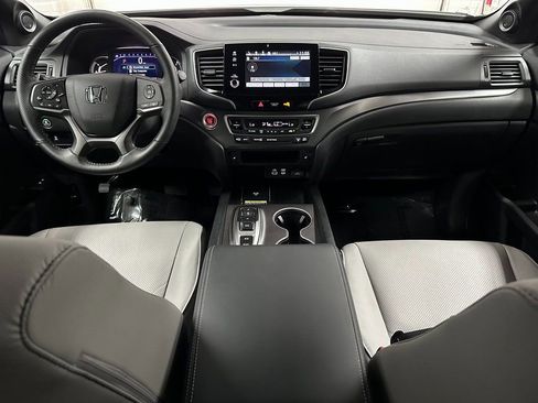 Used 2025 Honda Passport EX-L image 22