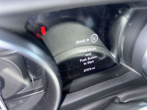 Used 2023 Jeep Wrangler Unlimited Sahara AWD/4WD image 11