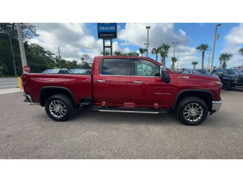 Used 2026 Chevrolet Silverado 2500 LTZ w/ LTZ Premium Package AWD/4WD image 9