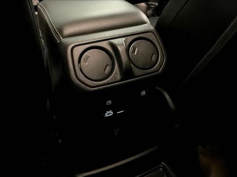 Used 2023 Jeep Wrangler Sahara w/ Cold Weather Group AWD/4WD image 10