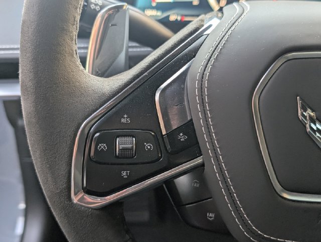 Used 2025 Chevrolet Corvette Z06 RWD image 12