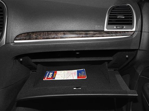 Used 2013 Chrysler 300 w/ Driver Convenience Group RWD image 18