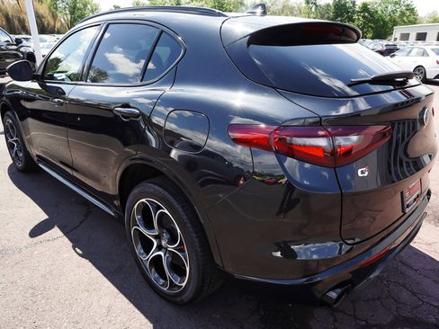 Used 2023 Alfa Romeo Stelvio Veloce AWD/4WD image 4