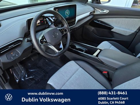 Certified 2023 Volkswagen ID.4 Pro image 9