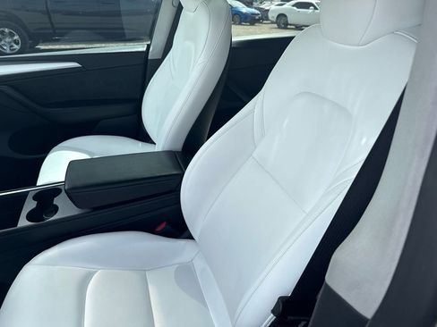 Used 2023 Tesla Model Y Long Range AWD/4WD image 31