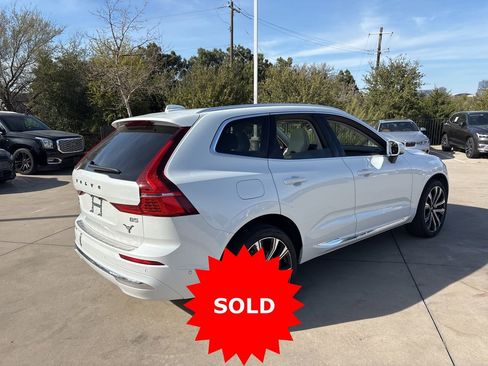 Certified 2023 Volvo XC60 B5 Ultimate w/ Climate Package image 5