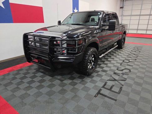 Used 2015 Ford F250 Lariat w/ Lariat Ultimate Package image 4